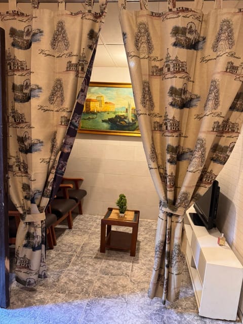 Bonita Habitación en chalet Bed and Breakfast in L'Hospitalet de Llobregat