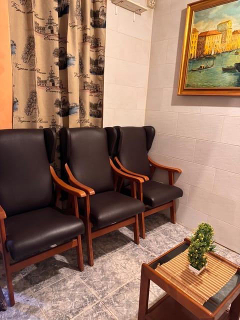 Bonita Habitación en chalet Bed and Breakfast in L'Hospitalet de Llobregat