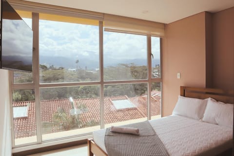 Photo of the whole room, Bedroom, Mountain view
