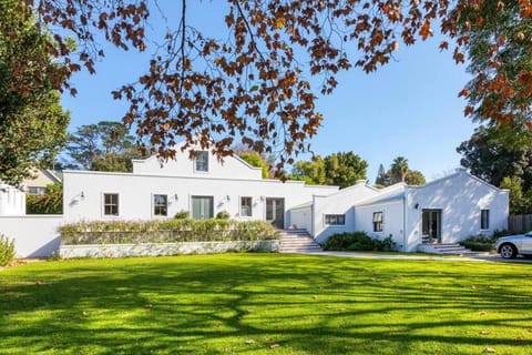 Property building, Facade/entrance, Garden view