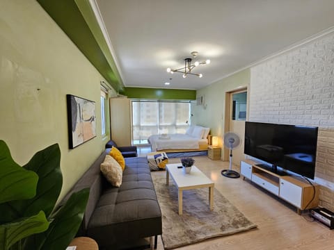 Communal lounge/ TV room, TV and multimedia, Living room, Seating area