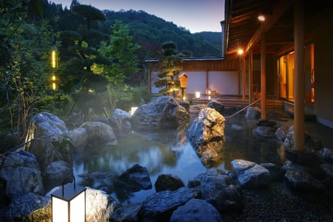 Hot Spring Bath, Hot Spring Bath