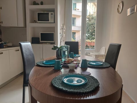 TV and multimedia, Kitchen or kitchenette, Living room, Seating area, Dining area, minibar, pet friendly