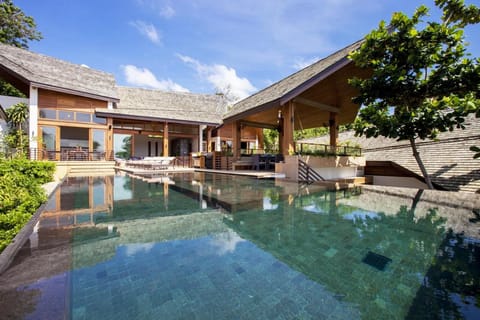 Property building, Day, Natural landscape, Garden, Garden view, Swimming pool, sunbed
