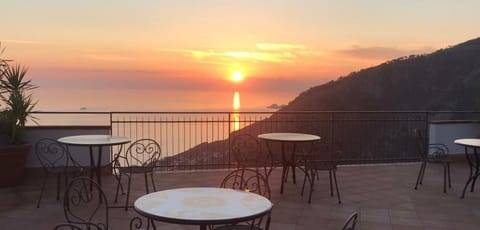 View (from property/room), Balcony/Terrace, Balcony/Terrace, Other, Decorative detail, Mountain view, Sea view, Sunset