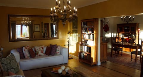 Communal lounge/ TV room