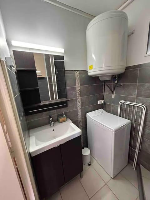 Petit paradis Portissol 400m plage/commerces Apartment in Sanary-sur-Mer