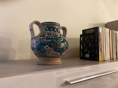 Living room, hair dresser