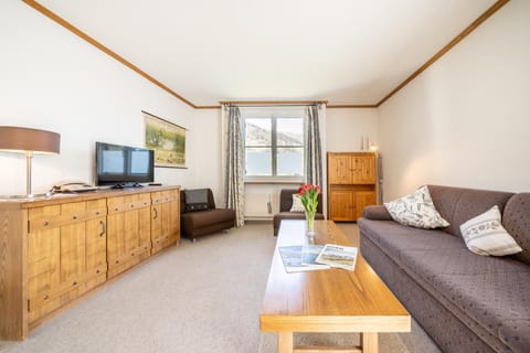 Communal lounge/ TV room, Living room