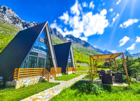 Property building, Day, Garden, Mountain view