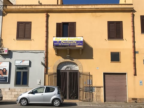 Property building, Facade/entrance, Property logo or sign, Bird's eye view, View (from property/room), Balcony/Terrace, Lobby or reception, Other, City view, Landmark view, Street view