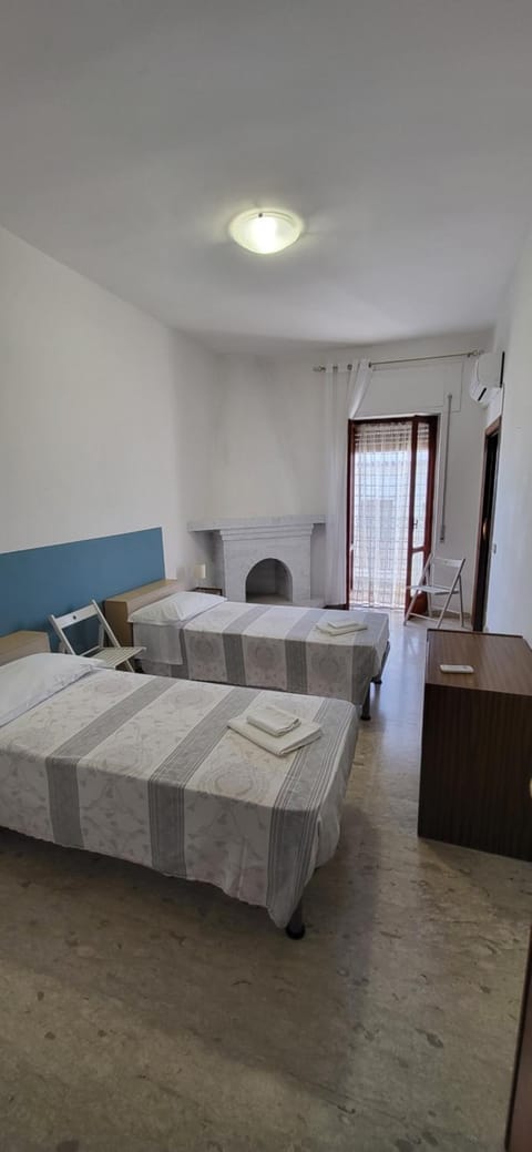 Bed, Photo of the whole room, Seating area, Bedroom, towels