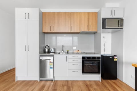 Coffee/tea facilities, Kitchen or kitchenette, dishwasher, minibar, pet friendly, stove, toaster