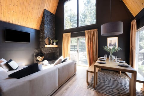 TV and multimedia, Living room, Dining area