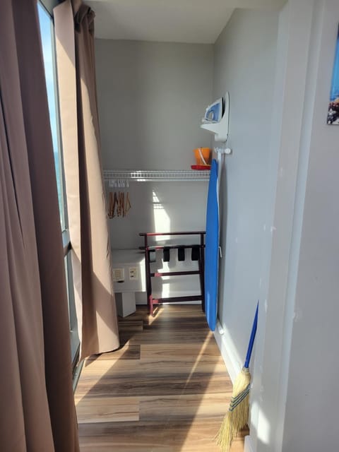 Beautiful Ocean view Condo with huge TV Apartment hotel in Daytona Beach Shores