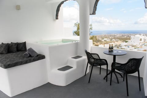 Patio, Natural landscape, View (from property/room), Balcony/Terrace