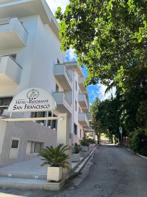 Property building, Day, Street view