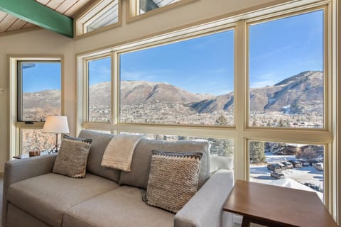 View (from property/room), Mountain view