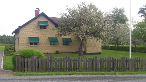 Facade/entrance, Spring, Summer