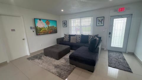 BOOK ME, 3mins Hard Rock Stadium House in Miami Gardens