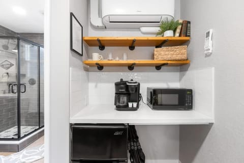 The Belle Sequoia Motel RM9 Apartment in Three Rivers