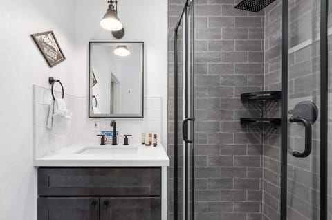 The Belle Sequoia Motel RM9 Apartment in Three Rivers