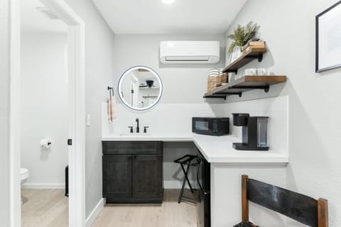 The Congress Sequoia Motel RM6 House in Three Rivers