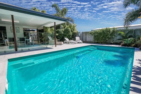 Swimming pool, sunbed