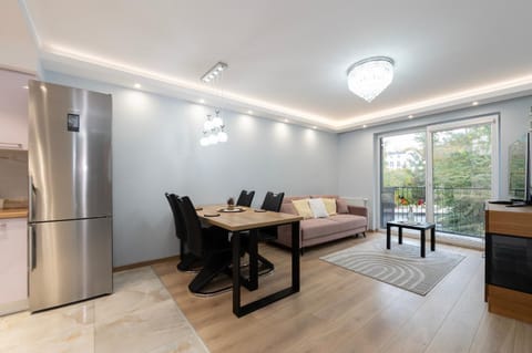 Living room, Seating area, Dining area, hair dresser