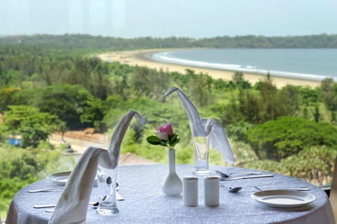 Balcony/Terrace, Lounge or bar, Beach