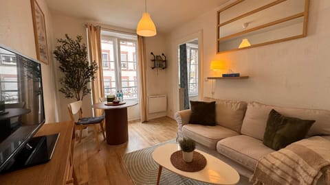 Communal lounge/ TV room, TV and multimedia, Living room, Seating area