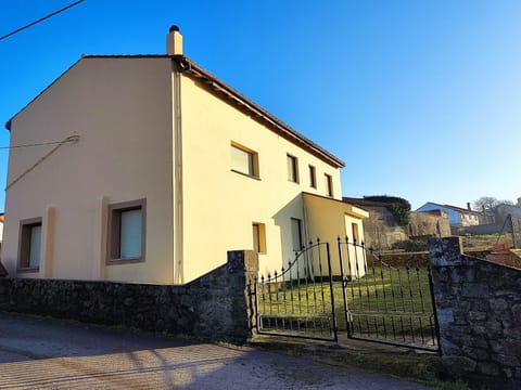 Property building, Day, Landmark view