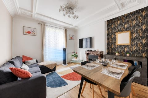 TV and multimedia, Living room, Dining area, fireplace