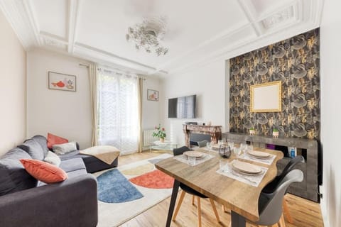 TV and multimedia, Living room, Dining area, fireplace