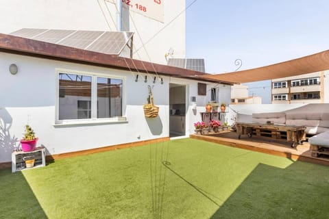 Property building, Patio, Off site, View (from property/room), Balcony/Terrace, City view, Mountain view, Street view
