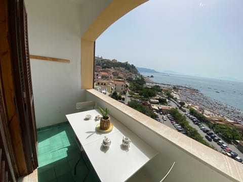 Natural landscape, View (from property/room), Balcony/Terrace, Beach, Sea view