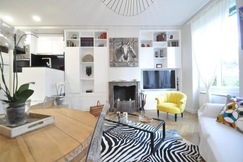 TV and multimedia, Living room, Dining area