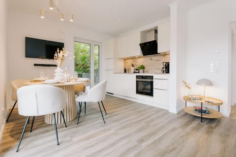 TV and multimedia, Kitchen or kitchenette, Seating area, Dining area, dishwasher, minibar, pet friendly, stove, kitchen