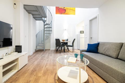 Property building, Seating area