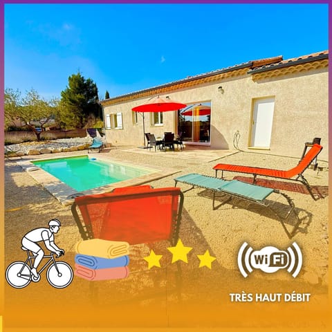 Pool view, Swimming pool, sunbed