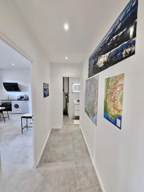 Magnifique T2 refait à neuf - Calme & Tout Equipé avec Parking Apartment in Grenoble