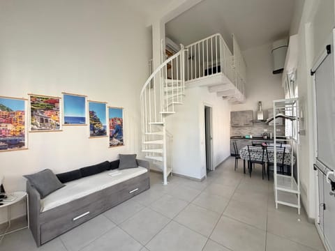 Bed, Kitchen or kitchenette, Living room, Dining area, oven, pet friendly