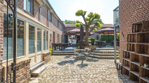 Facade/entrance, Street view