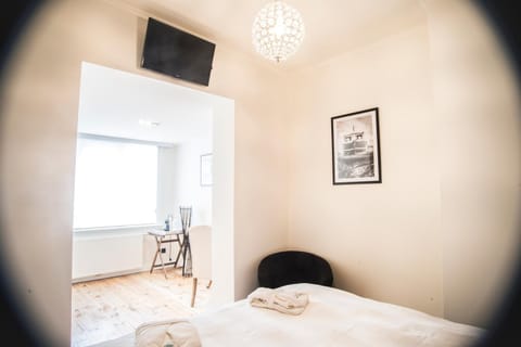 TV and multimedia, Seating area