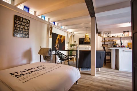 Bed, Living room, Bedroom