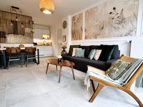 Communal lounge/ TV room, Living room, Seating area