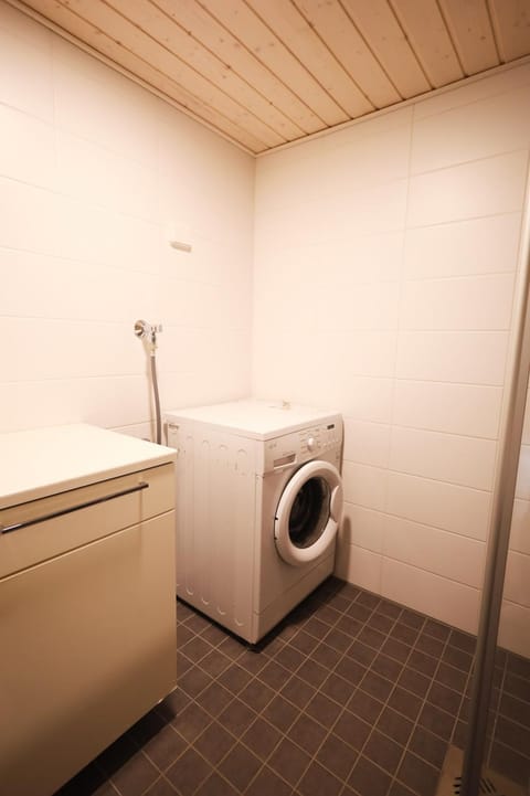 libO-apartment, Rypysuontie 74 with free parking Apartment in Finland