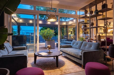 Lounge or bar