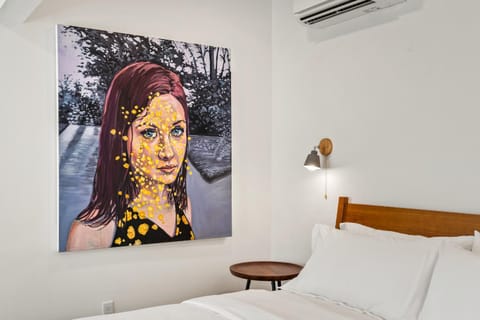 Boutique Room steps from Downtown Mall Rose Jean Room 2 Hotel in Charlottesville