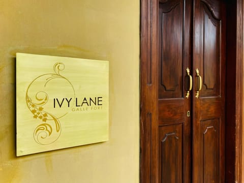 Facade/entrance, Logo/Certificate/Sign